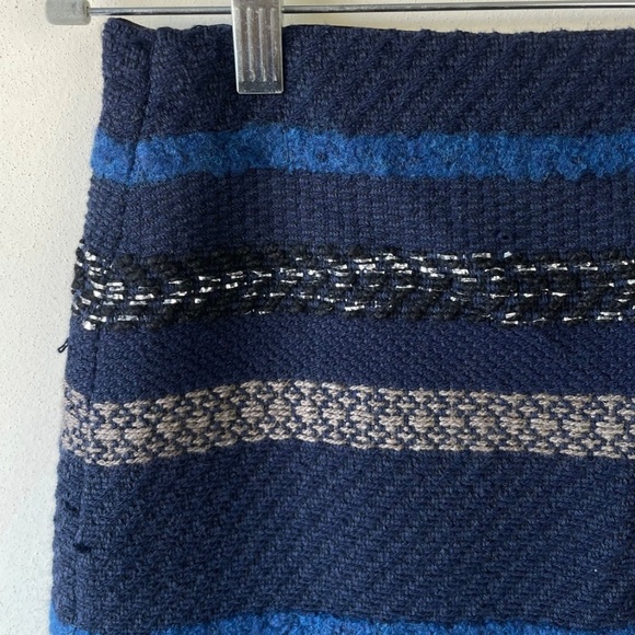 Alice + Olivia Elana Textured Mini Skirt - Picture 5 of 8